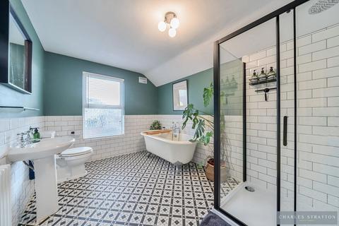 2 bedroom semi-detached house for sale, Clifton Road, Hornchurch
