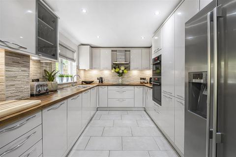 4 bedroom detached house for sale, Copse End, Caversham, RG4