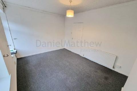 2 bedroom terraced house to rent, Davies Street, Barry, CF63