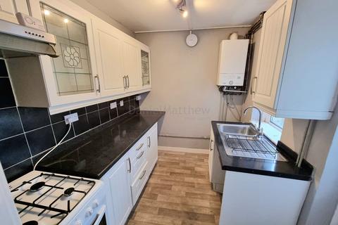 2 bedroom terraced house to rent, Davies Street, Barry, CF63