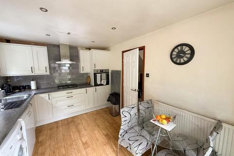 3 bedroom semi-detached house for sale, Kendal Close, Skipton BD23