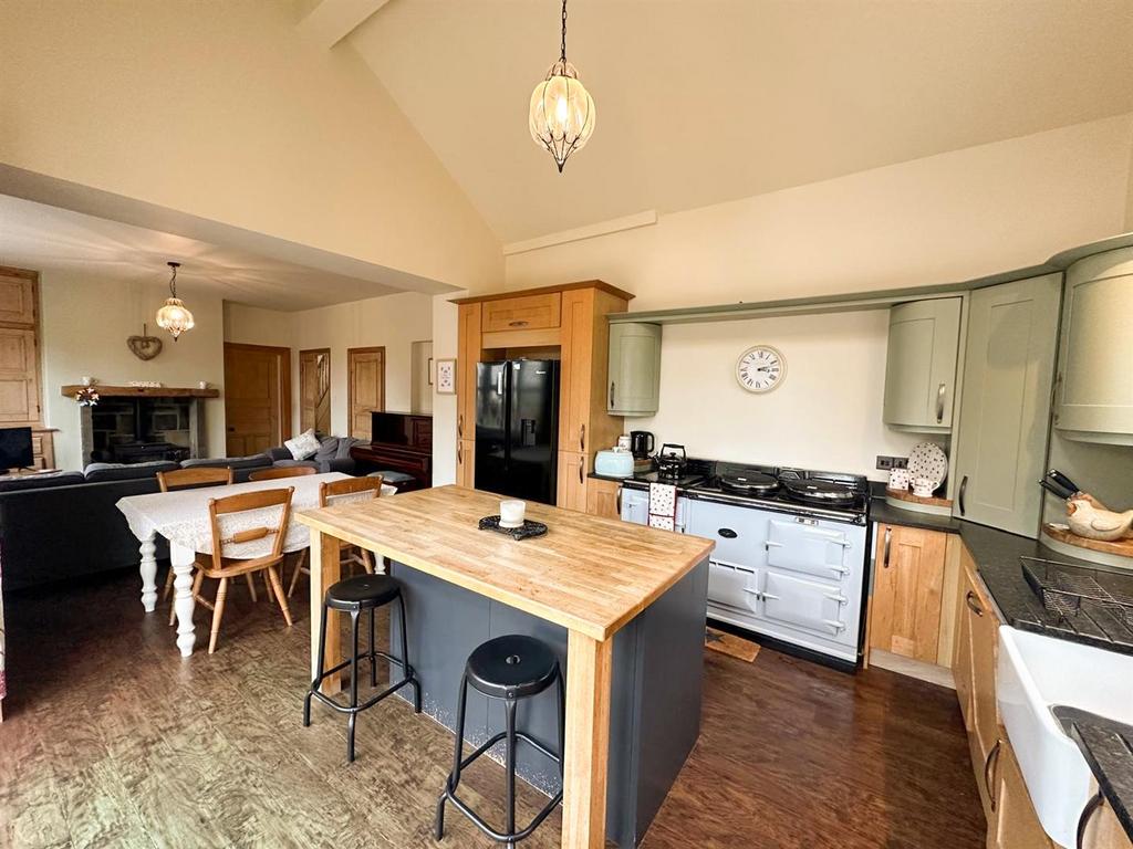 Property 20.jpg