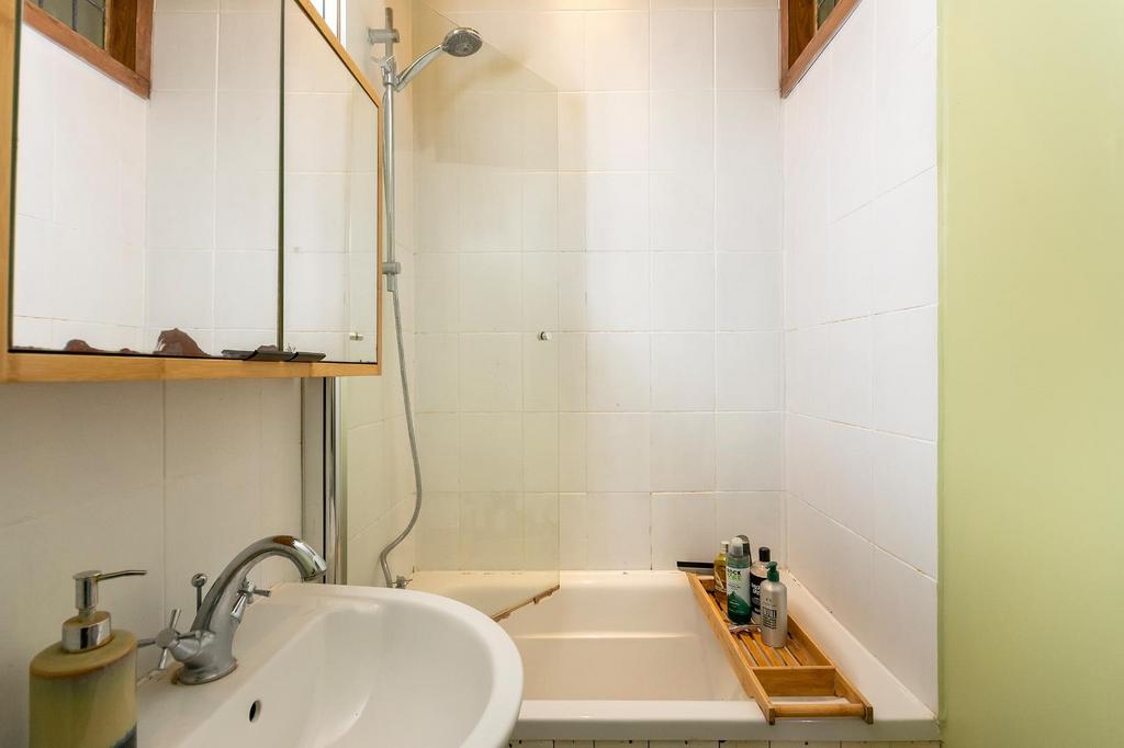 FK8 HRD - Bathroom A.jpg