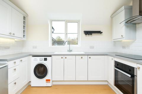2 bedroom apartment to rent, Kingswood Close, Camberley GU15