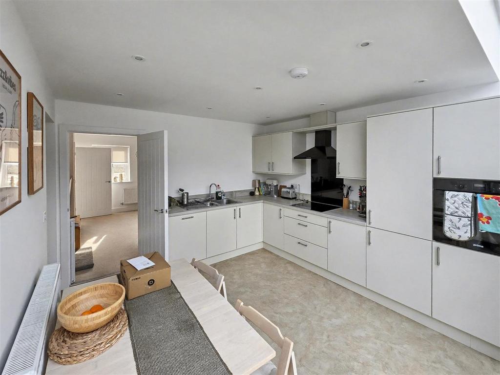 Kitchen/Dining Area