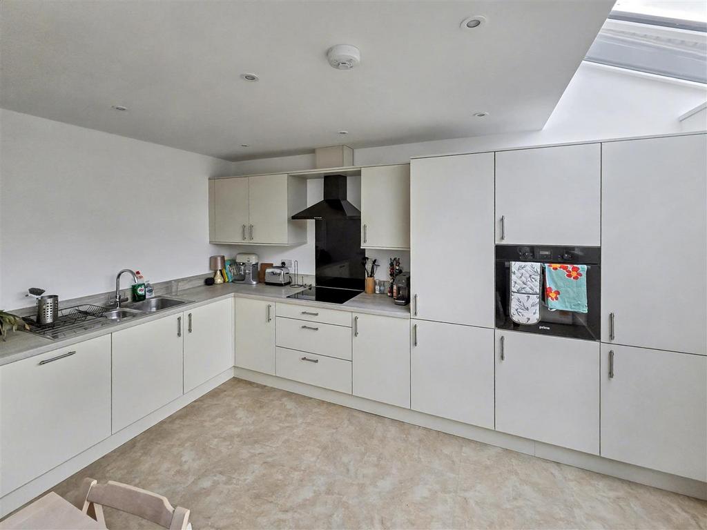 Kitchen/Dining Area