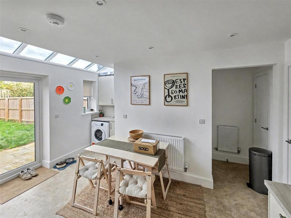 Kitchen/Dining Area