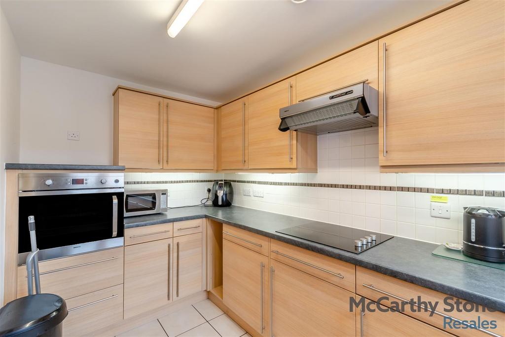 8666627-interior08.jpg