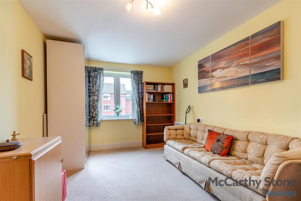 8666627-interior02.jpg