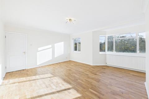 undefined, Queens Court, Richmond