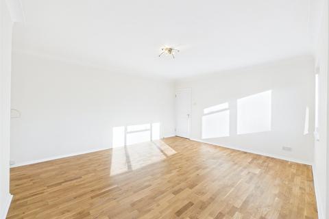 undefined, Queens Court, Richmond