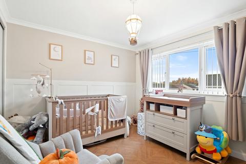10 Burnside Crescent, Shotts, ML7 4JQ