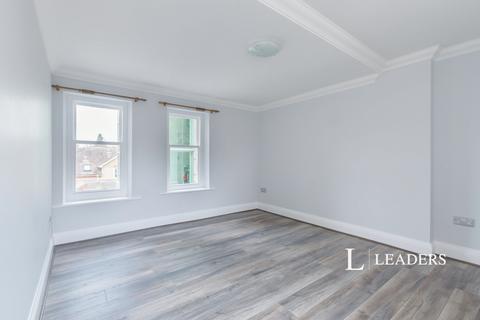 2 bedroom flat to rent, Poole Road, Bournemouth, BH4
