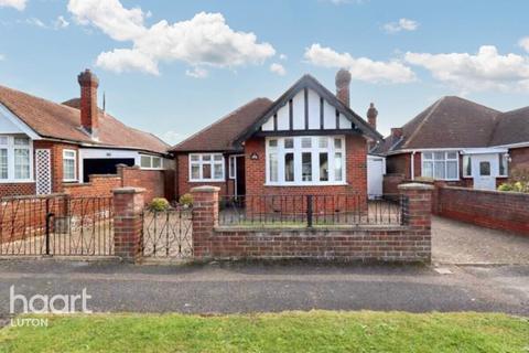 3 bedroom detached bungalow for sale, Welbury Avenue, Luton