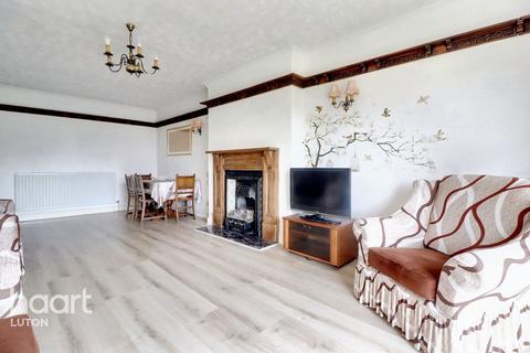 3 bedroom detached bungalow for sale, Welbury Avenue, Luton
