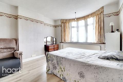 3 bedroom detached bungalow for sale, Welbury Avenue, Luton