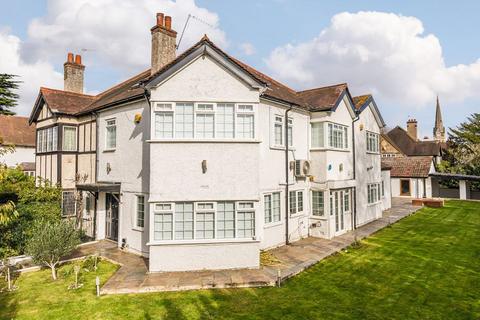 Thornbury Road, Isleworth TW7