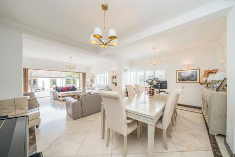 undefined, Thornbury Road, Isleworth TW7