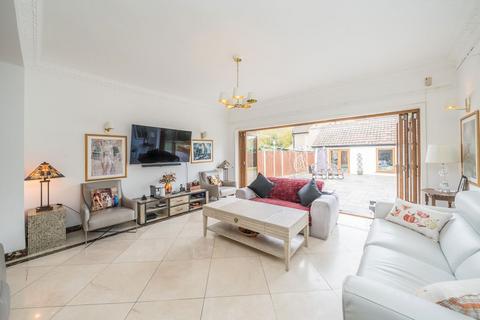 undefined, Thornbury Road, Isleworth TW7