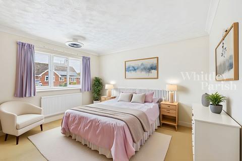 2 bedroom detached bungalow for sale, Clements Close, Scole