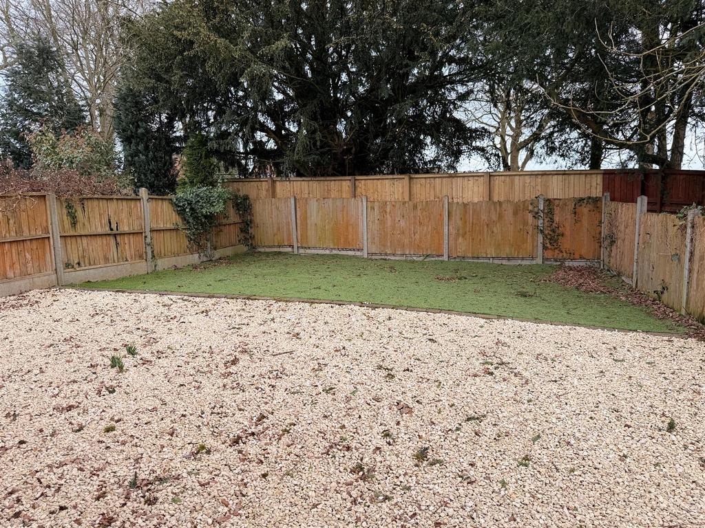 76 Naseby Way - Garden.jpg