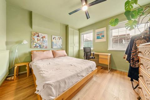 2 bedroom flat for sale, Peckham Hill Street, London SE15