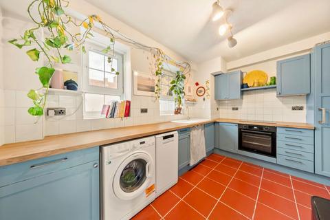 2 bedroom flat for sale, Peckham Hill Street, London SE15