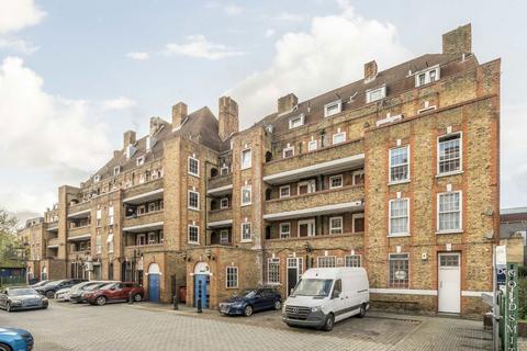 2 bedroom flat for sale, Peckham Hill Street, London SE15