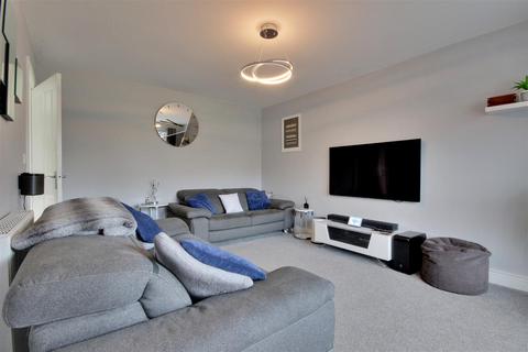 4 bedroom detached house for sale, Paradise Drive, Woodmansey, Beverley