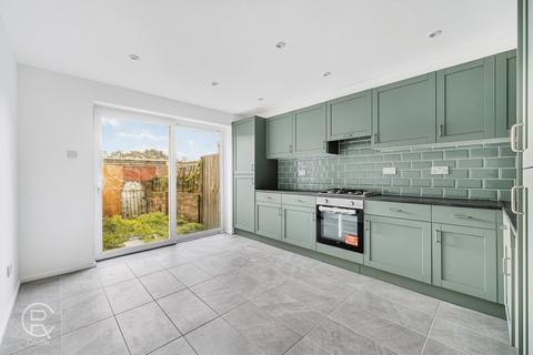 4 bedroom terraced house for sale, Allingham Close, London, W7