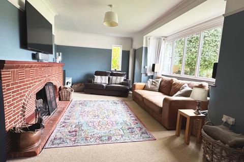 5 bedroom detached house for sale, Cotswold Close, Staines-upon-Thames, Surrey, TW18