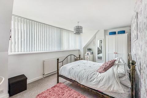 2 bedroom semi-detached bungalow for sale, Capstan Road, Hull HU6
