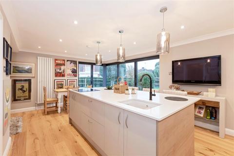 4 bedroom house for sale, Haynes Road, Worthing