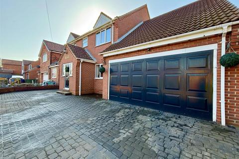 undefined, Main Road, Humbleton, Hull