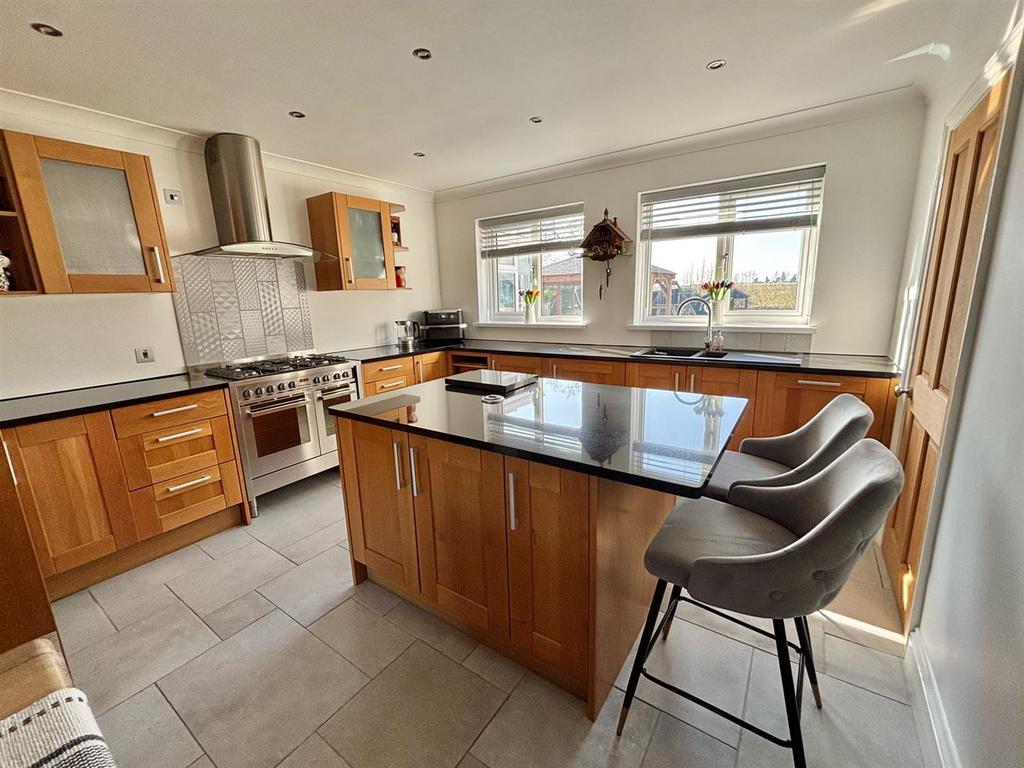 Kitchen Diner Family Room