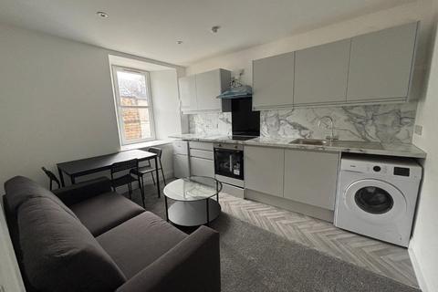 3 bedroom flat to rent, Wallace Street, Stirling Town, Stirling, FK8
