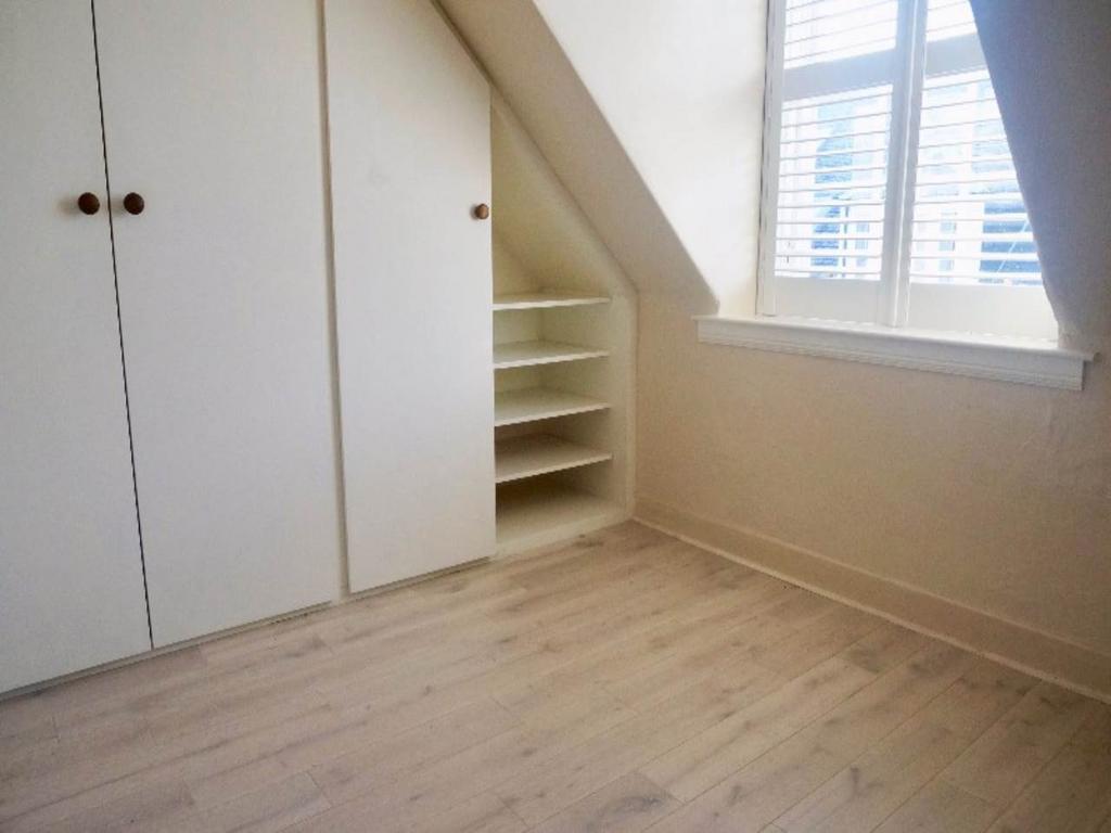 Bedroom111