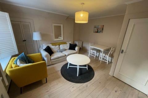 2 bedroom flat to rent, Thistle Street, City Centre, Edinburgh