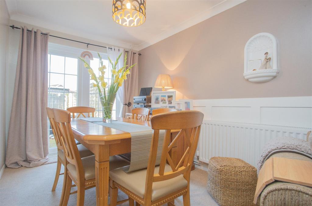 Lounge/Dining Room