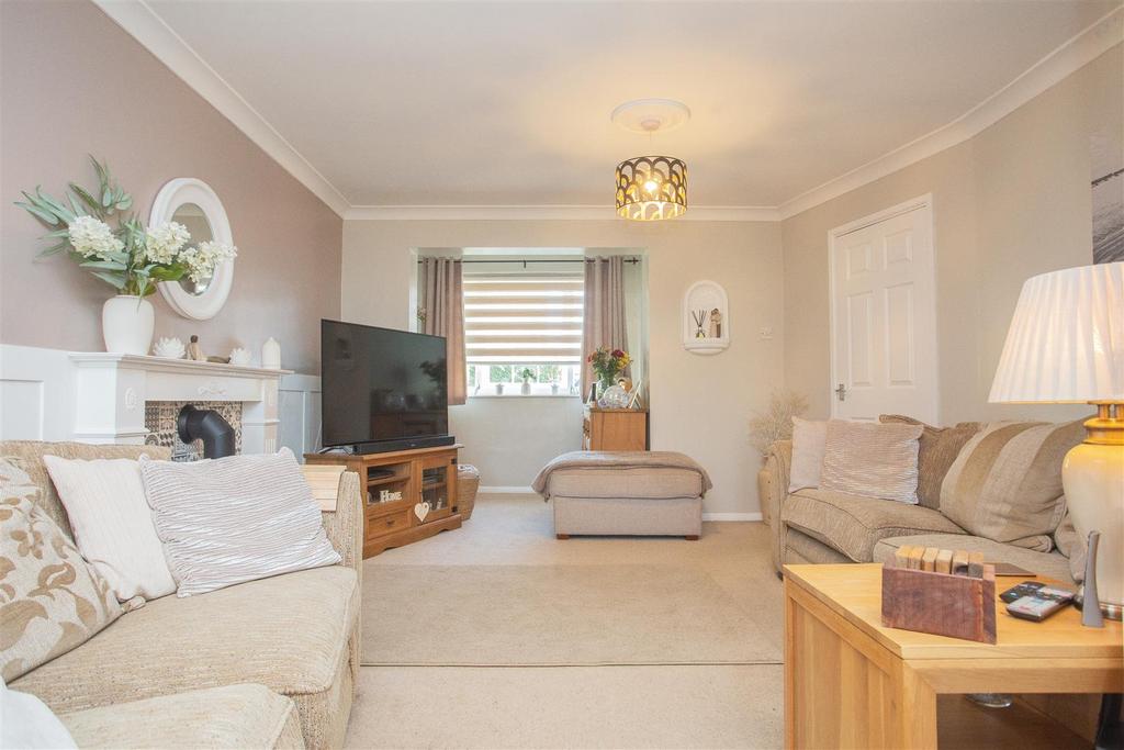 Lounge/Dining Room