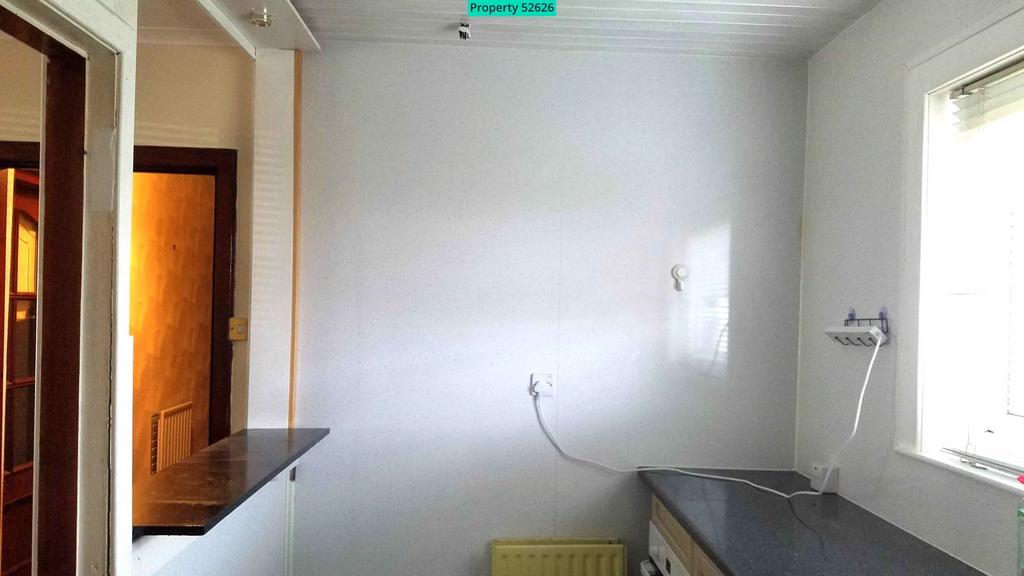 Kitchen with breakfast bar