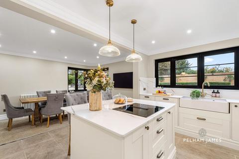6 bedroom detached house for sale, Lincoln Road, Peterborough, PE6