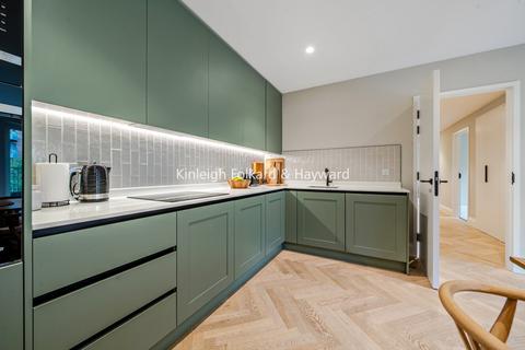 2 bedroom flat for sale, Explorer Way, London, NW7
