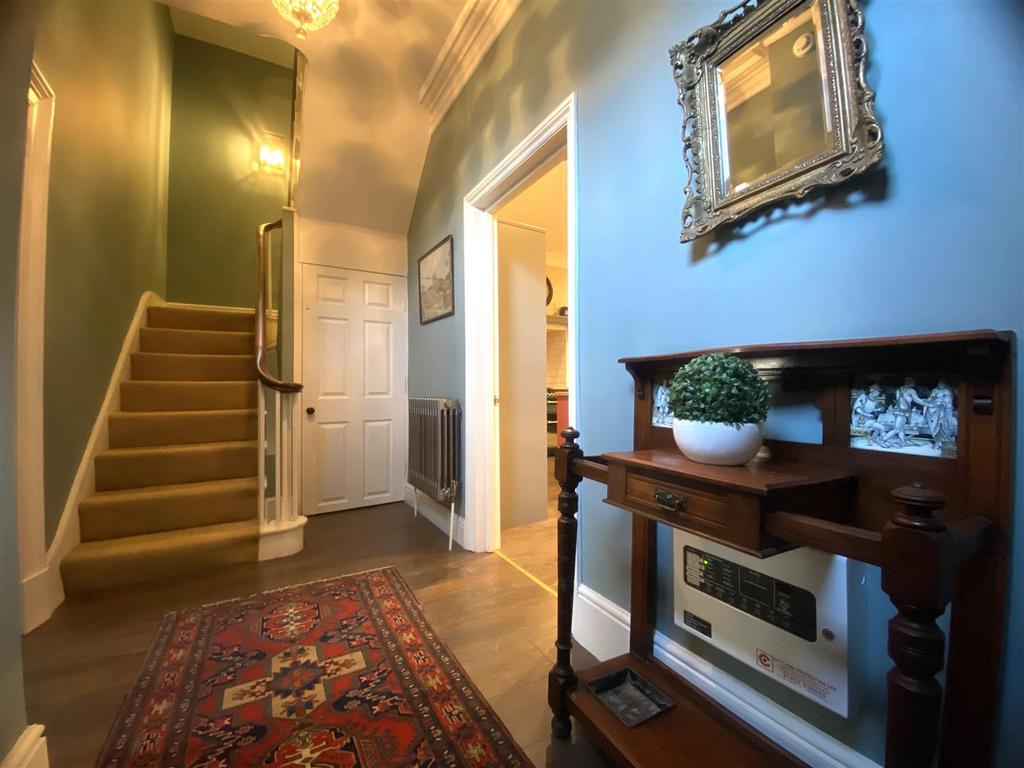 Entrance Hall II.jpg