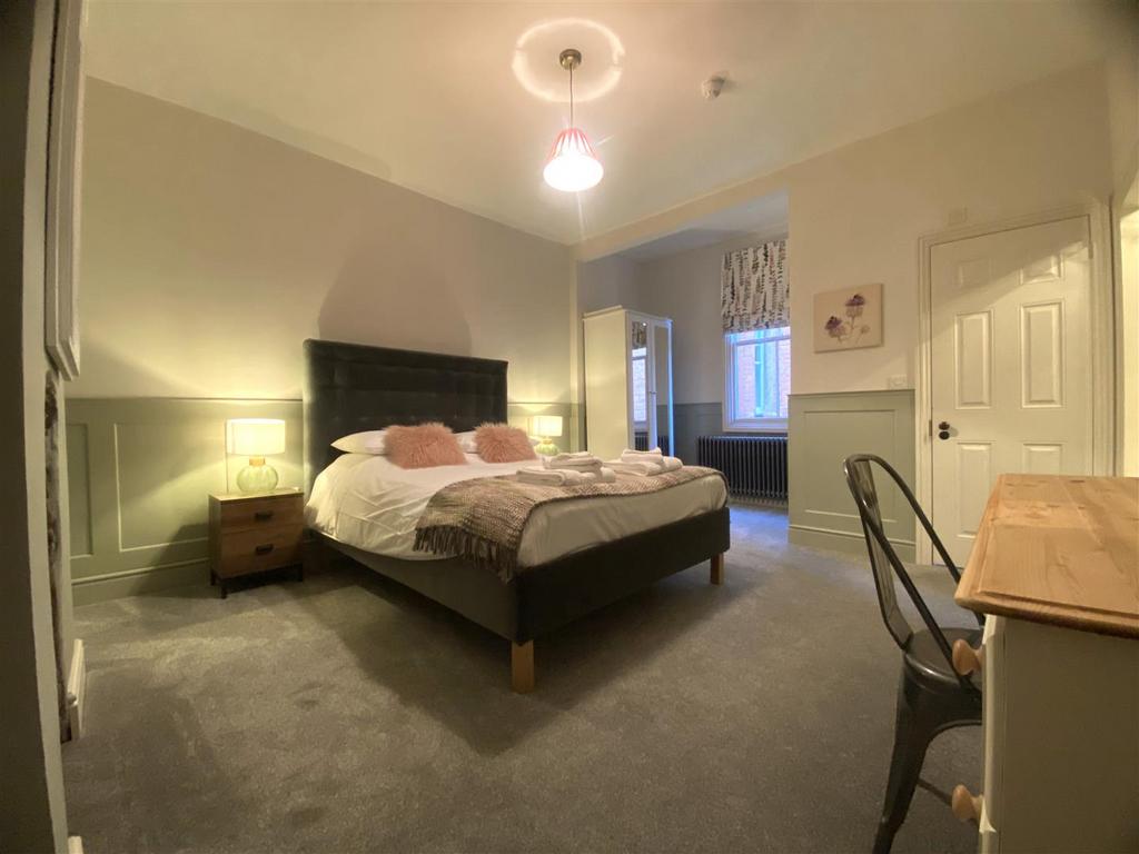 Bedroom 2 II.jpg