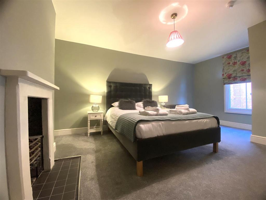 Bedroom 4 II.jpg