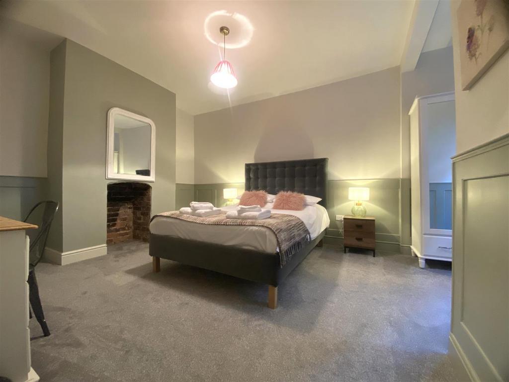 Bedroom 2 I.jpg