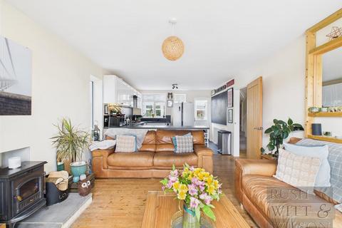4 bedroom detached house for sale, Ashburnham Road, Hastings