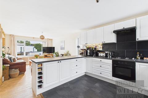 4 bedroom detached house for sale, Ashburnham Road, Hastings