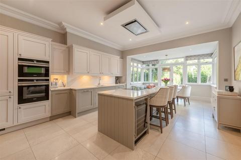 5 bedroom townhouse to rent, Orchard Lea, Winkfield